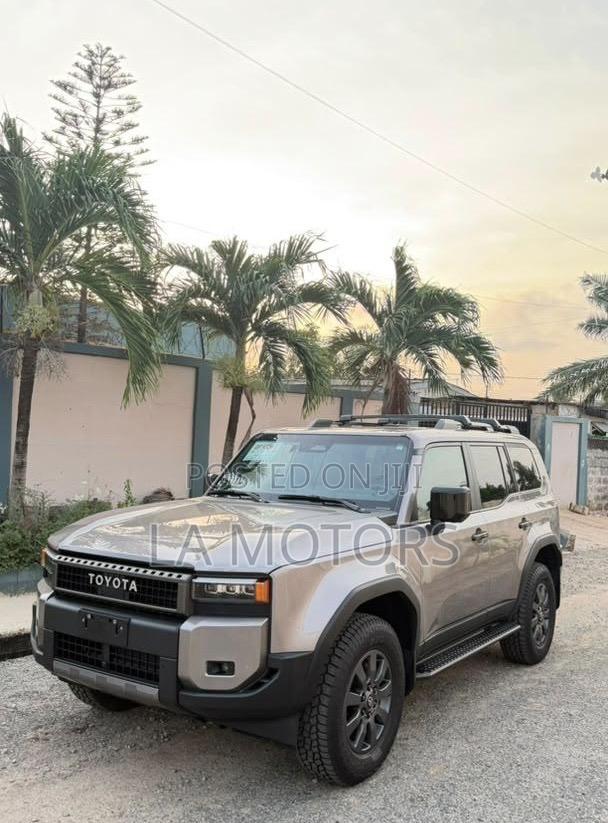 Toyota Land Cruiser 2025 Gold