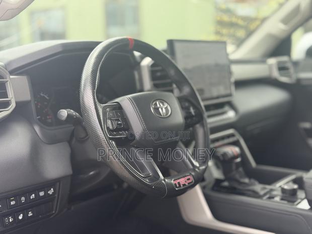 Toyota Tundra 2023 White