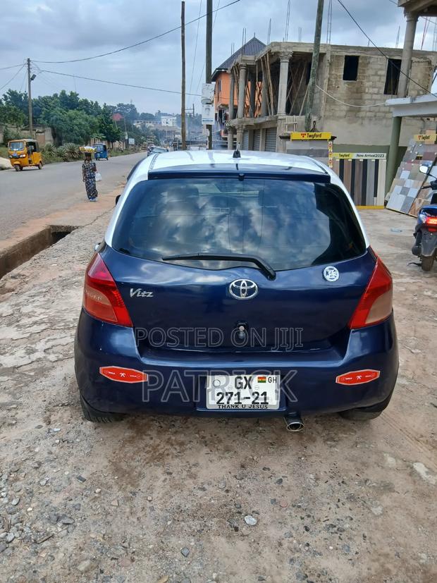 Toyota Vitz 2010 Blue