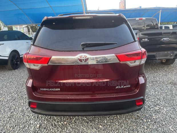 Toyota Highlander LE 4x2 (2.7L 4cyl 6A) 2016 Red