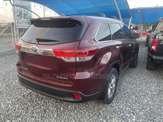Toyota Highlander LE 4x2 (2.7L 4cyl 6A) 2016 Red