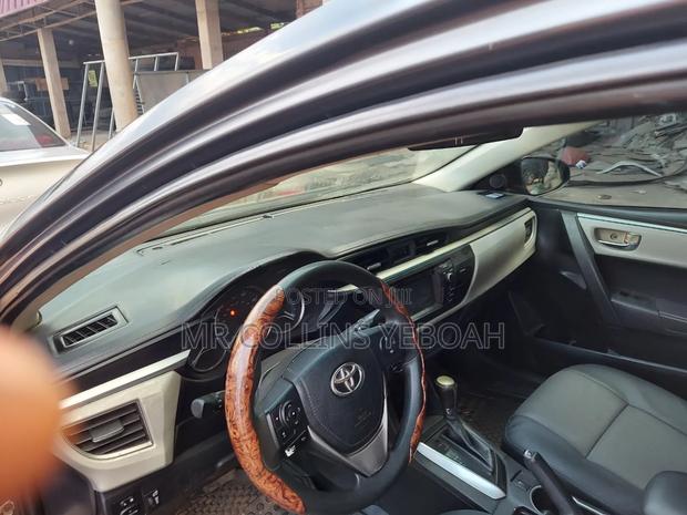 Toyota Corolla 2016 Gray