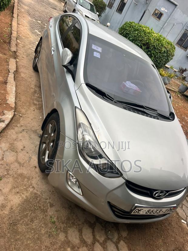 Hyundai Elantra GLS Sedan FWD (1.8L 4cyl 6A) 2013 Silver