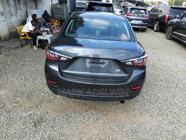 Toyota Yaris iA 1.5 FWD 2019 Gray