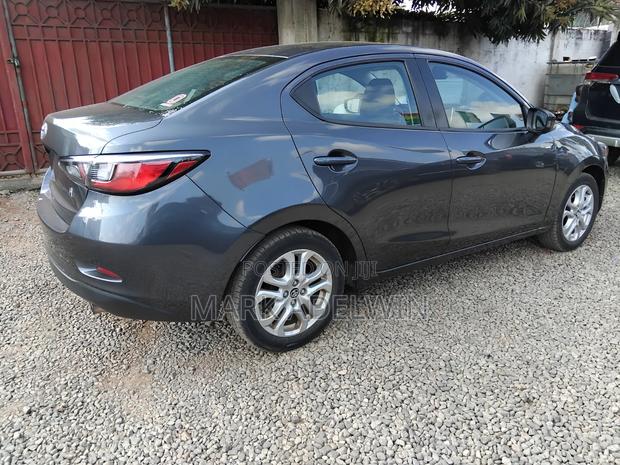 Toyota Yaris iA 1.5 FWD 2019 Gray