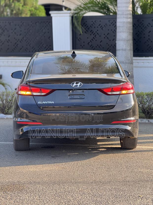 Hyundai Elantra SE Sedan FWD (2.0L 4cyl 6M) 2017 Black