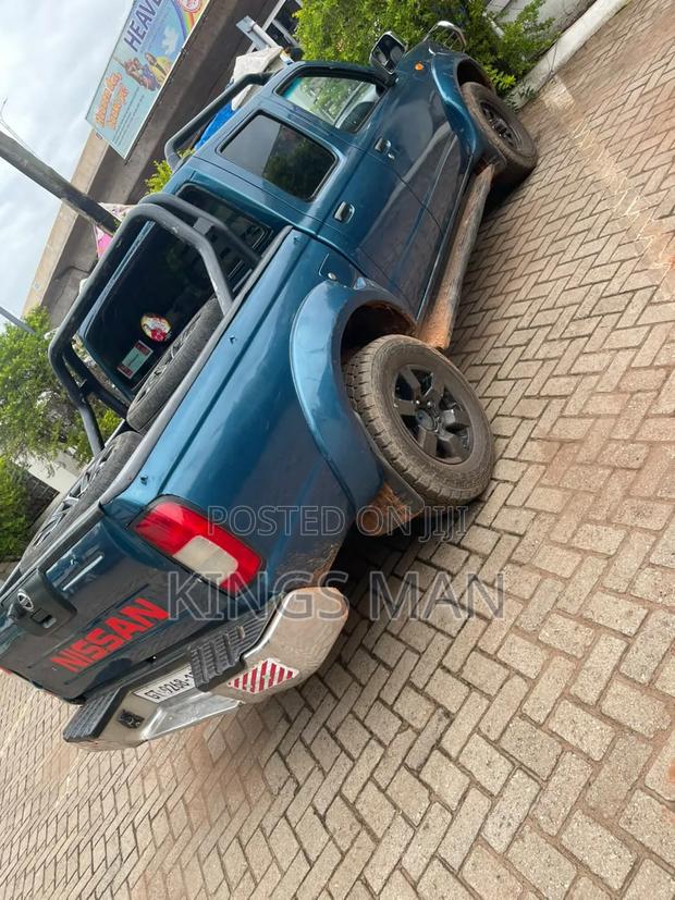 Nissan Hardbody 2017 Blue