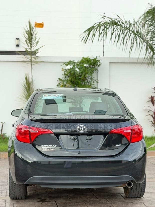 Toyota Corolla SE (1.8L 4cyl 6M) 2019 Black