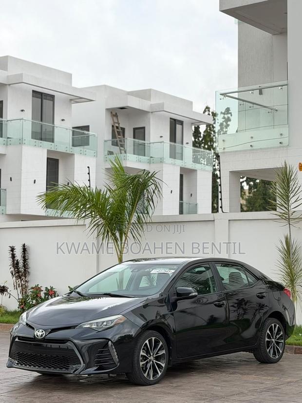 Toyota Corolla SE (1.8L 4cyl 6M) 2019 Black