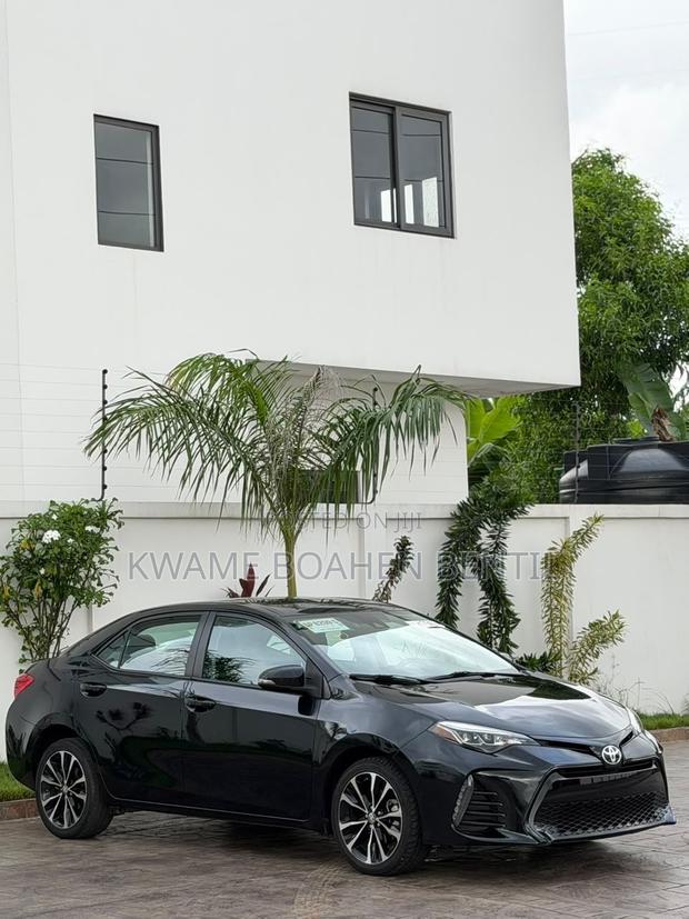 Toyota Corolla SE (1.8L 4cyl 6M) 2019 Black