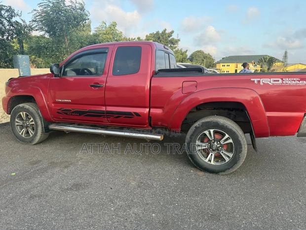 Toyota Tacoma 2015 Red