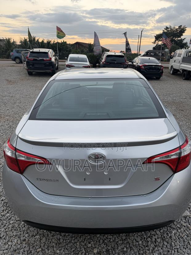Toyota Corolla S 4dr Sedan (1.8L 4cyl CVT) 2016 Silver