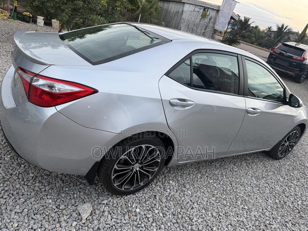 Toyota Corolla S 4dr Sedan (1.8L 4cyl CVT) 2016 Silver
