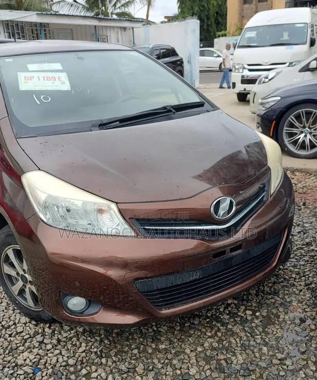 Toyota Vitz 2014 Brown