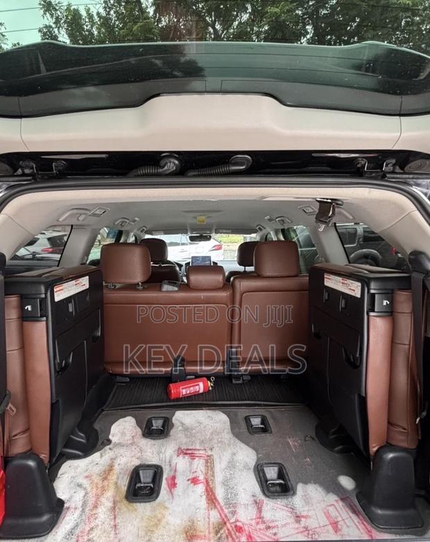 Toyota Land Cruiser 4.5 V8 GXR 2021 Black