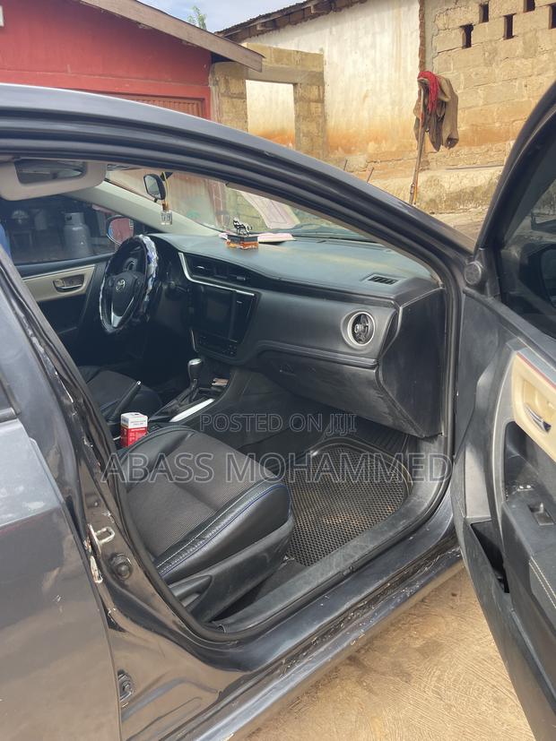 Toyota Corolla 2016 Gray