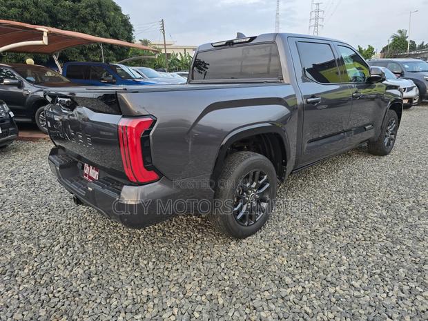 Toyota Tundra 2023 Gray