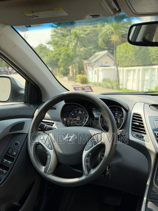 Hyundai Elantra 2015 Silver
