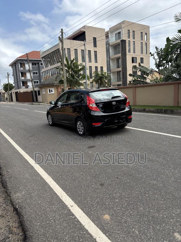 Hyundai Accent SE Hatchback 2016 Black