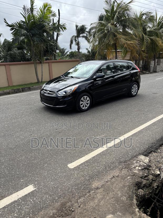 Hyundai Accent SE Hatchback 2016 Black
