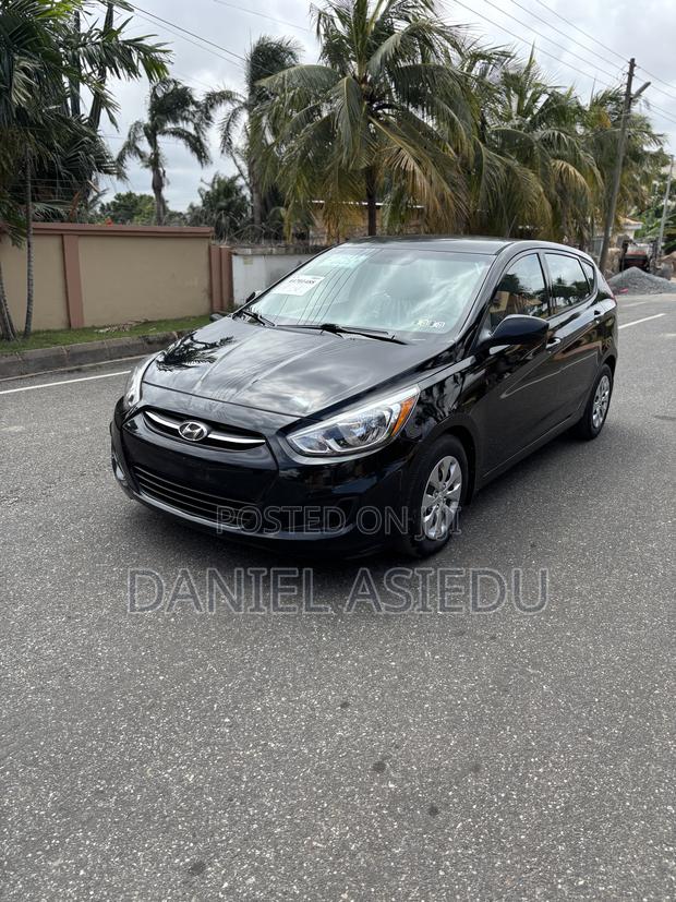 Hyundai Accent SE Hatchback 2016 Black