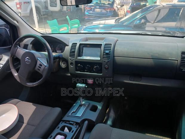 Nissan Navara 2010 White