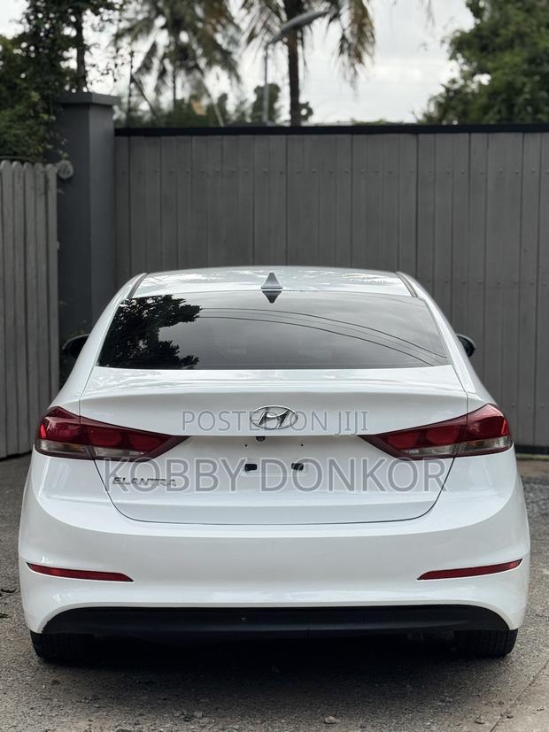 Hyundai Elantra SEL 2018 White