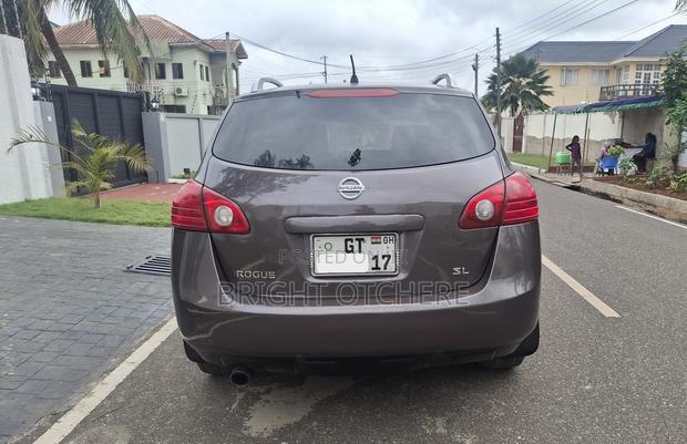 Nissan Rogue S 2013 Brown