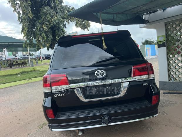 Toyota Land Cruiser 5.7 V8 GXR 2019 Black