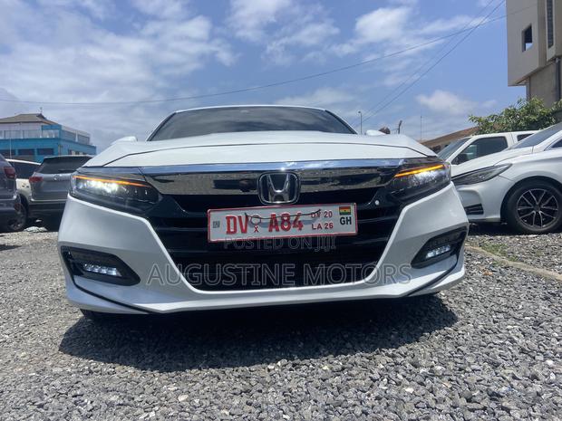 Honda Accord Touring 2.0T 2018 White