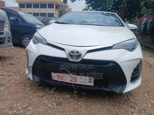 Toyota Corolla 2019 White