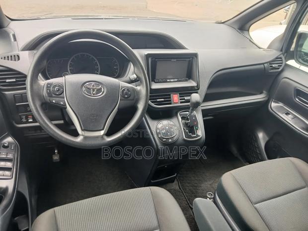Toyota Voxy 2016 Black