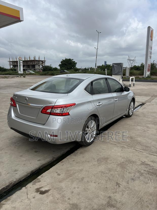 Nissan Sentra SL 4dr Sedan (1.8L 4cyl CVT) 2015 Silver