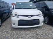 Toyota Sienta 2012 White for sale