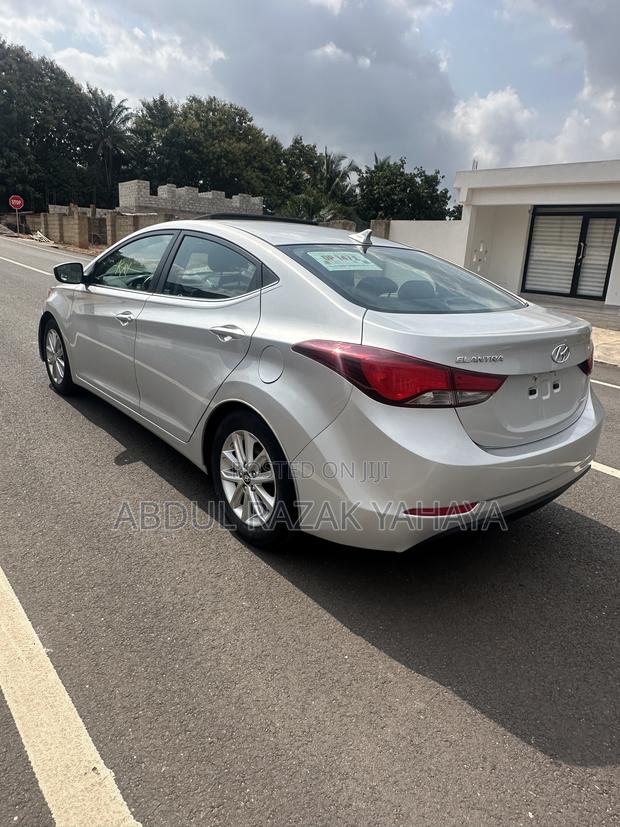 Hyundai Elantra 2015 Silver