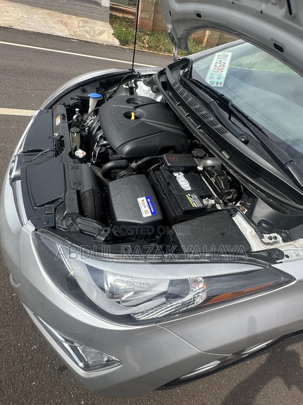 Hyundai Elantra 2015 Silver