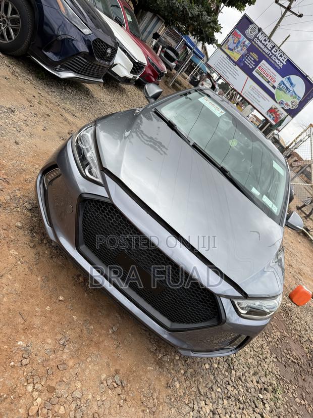 Hyundai Elantra Limited Sedan FWD (2.0L 4cyl 6A) 2017 Gray