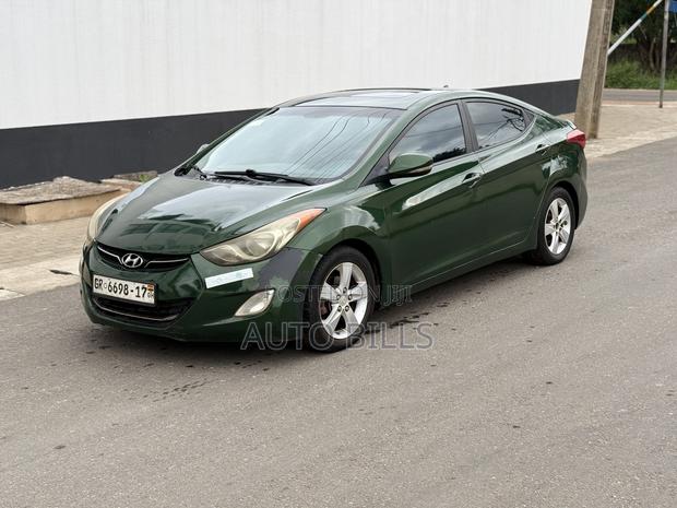 Hyundai Elantra Limited Sedan FWD (1.8L 4cyl 6A) 2013 Green