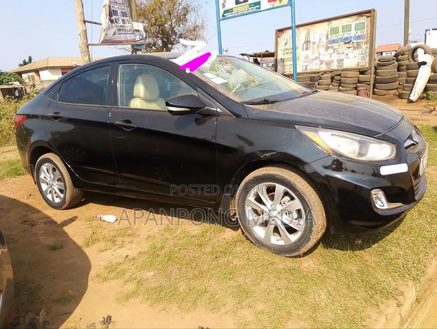 Hyundai Accent 2012 Black