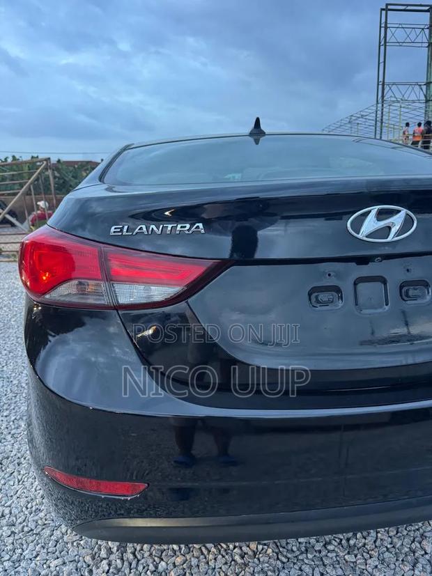 Hyundai Elantra 2016 Black