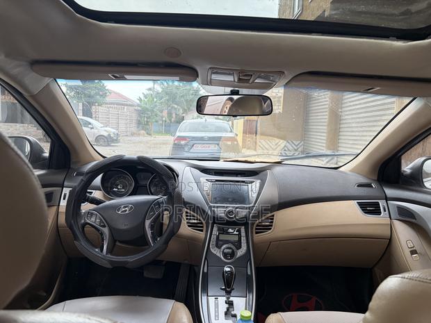 Hyundai Elantra Limited Sedan FWD (1.8L 4cyl 6A) 2013 Gray