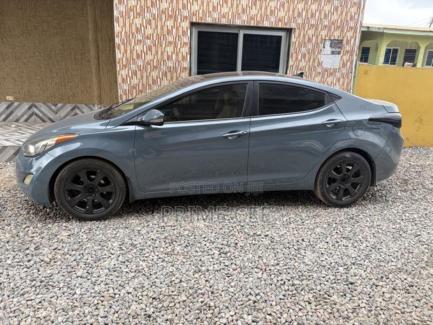Hyundai Elantra Limited Sedan FWD (1.8L 4cyl 6A) 2013 Gray