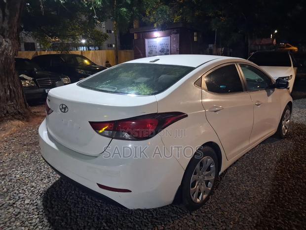 Hyundai Elantra 2016 White