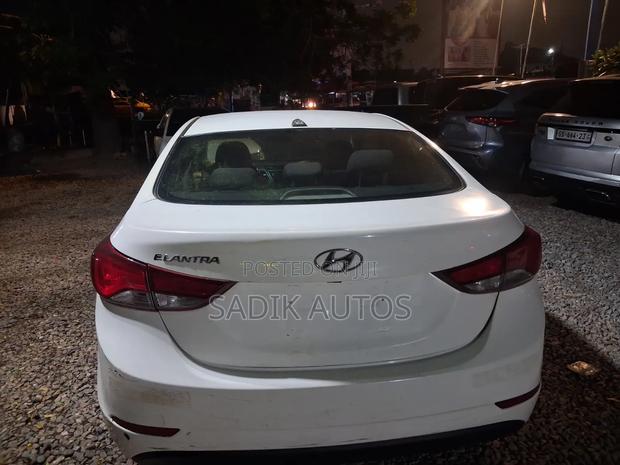 Hyundai Elantra 2016 White