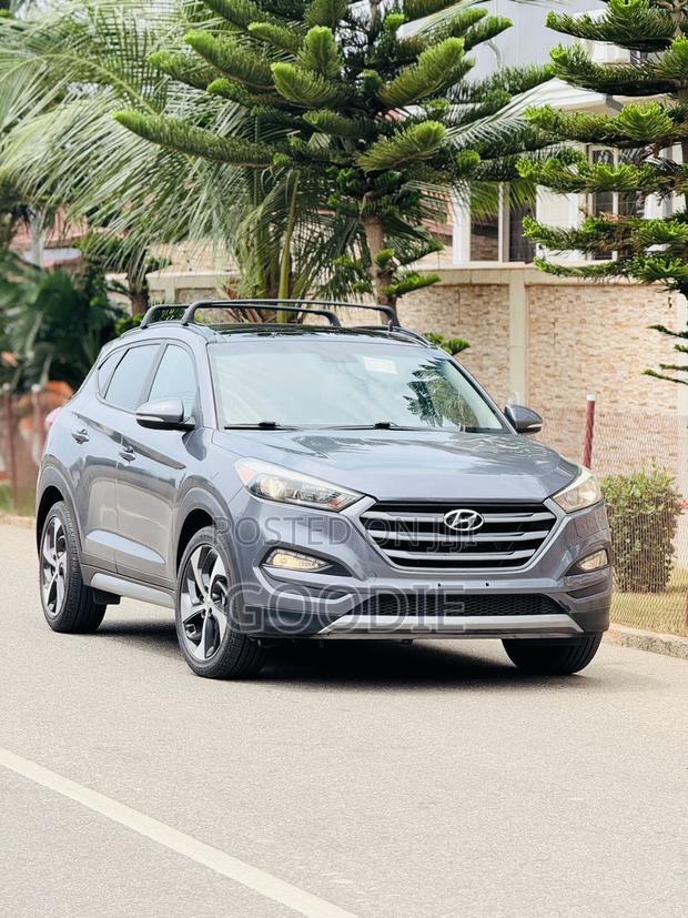 Hyundai Tucson Sport AWD 2017 Gray