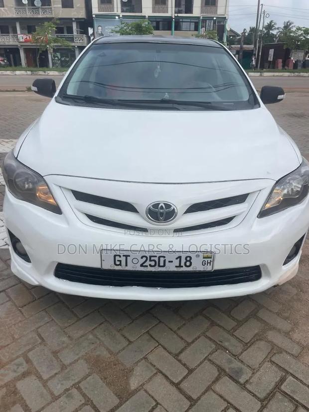 Toyota Corolla 2012 White