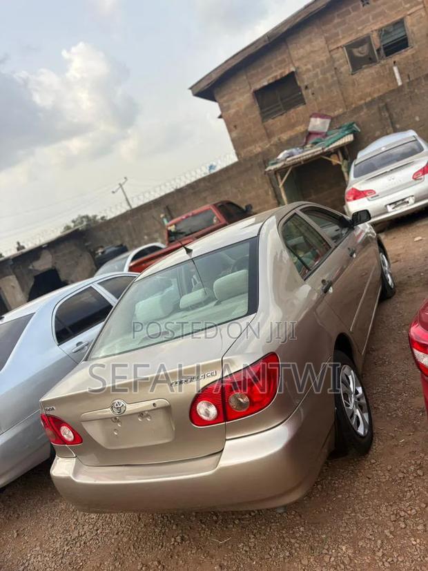 Toyota Corolla 2008 Gold