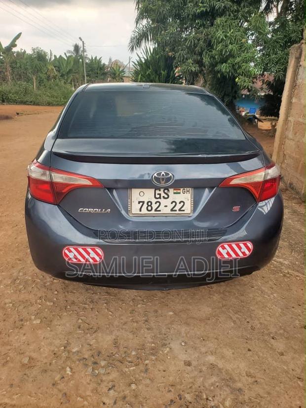 Toyota Corolla 2016 Gray