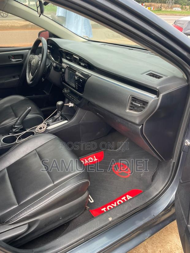 Toyota Corolla 2016 Gray