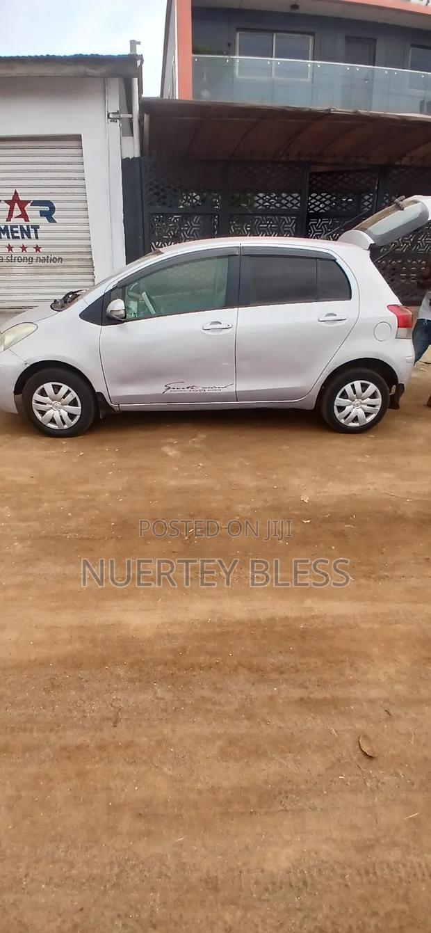 Toyota Vitz 1.3 AWD 5dr 2010 Silver